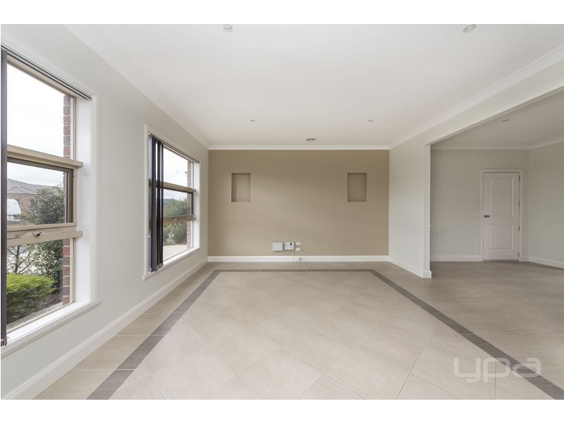 37 Chanticleer Avenue, Melton West VIC 3337