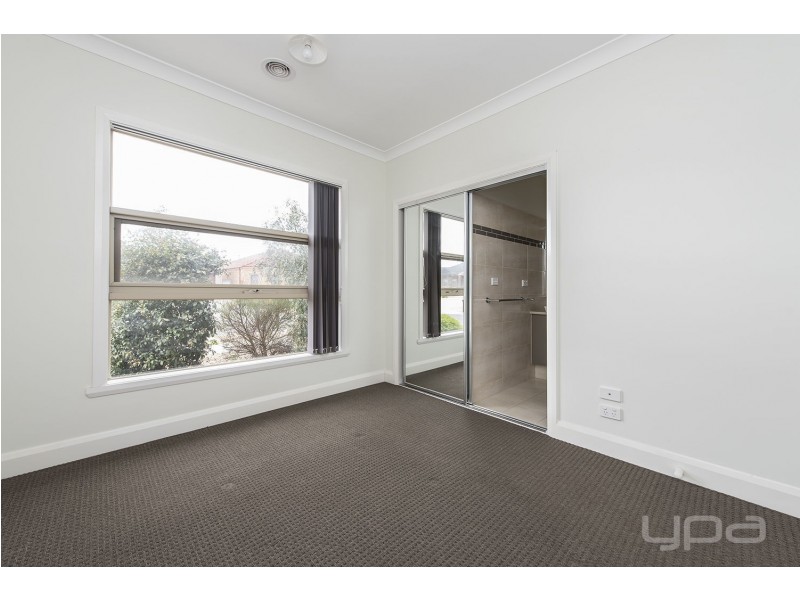 37 Chanticleer Avenue, Melton West VIC 3337