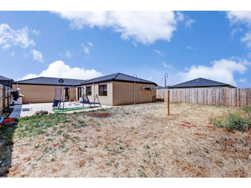 22 Turf Club Boulevard, Melton South VIC 3338