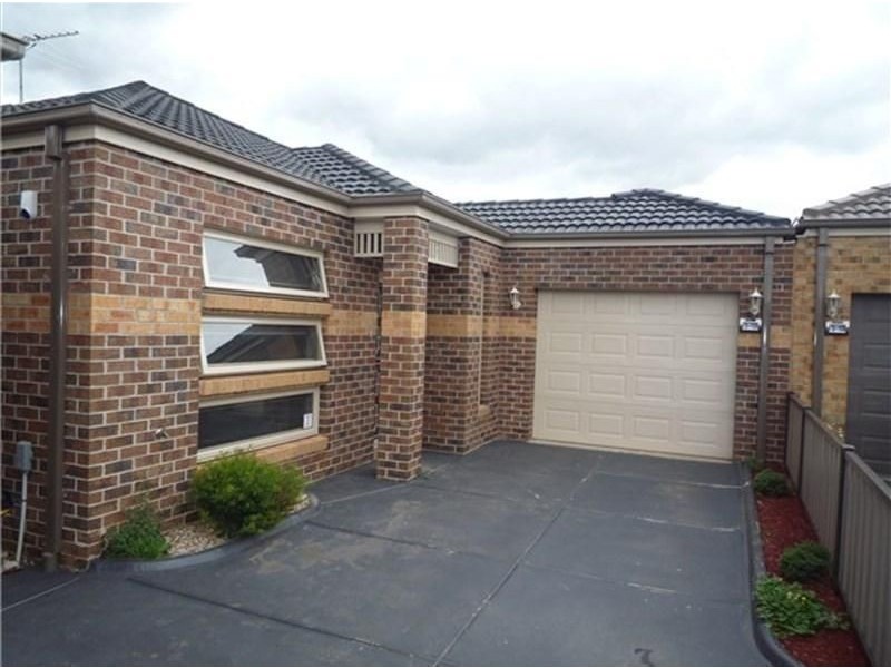 3/12 Haywood Grove, Melton West VIC 3337