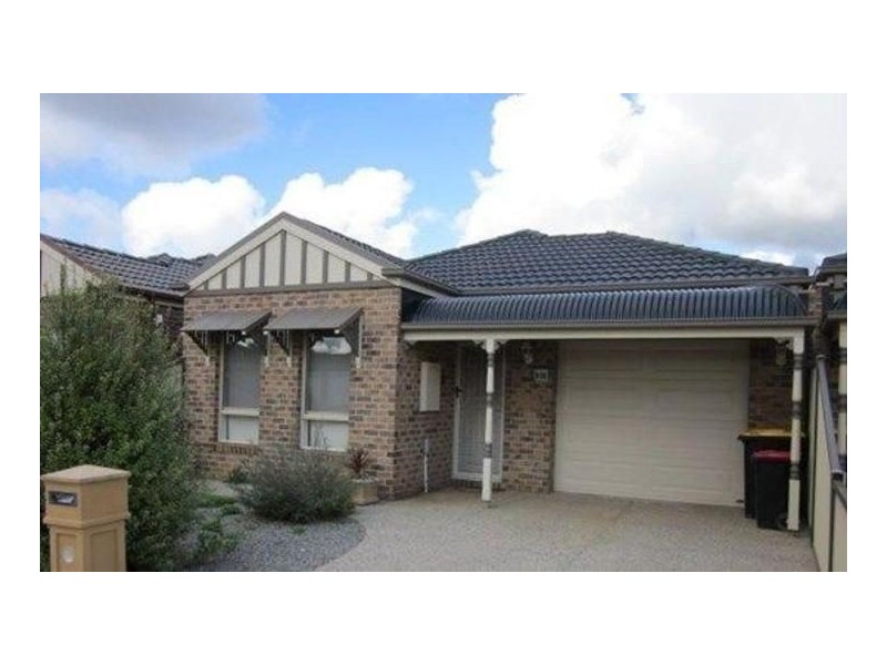 2/36 McBurnie Drive, Kurunjang VIC 3337