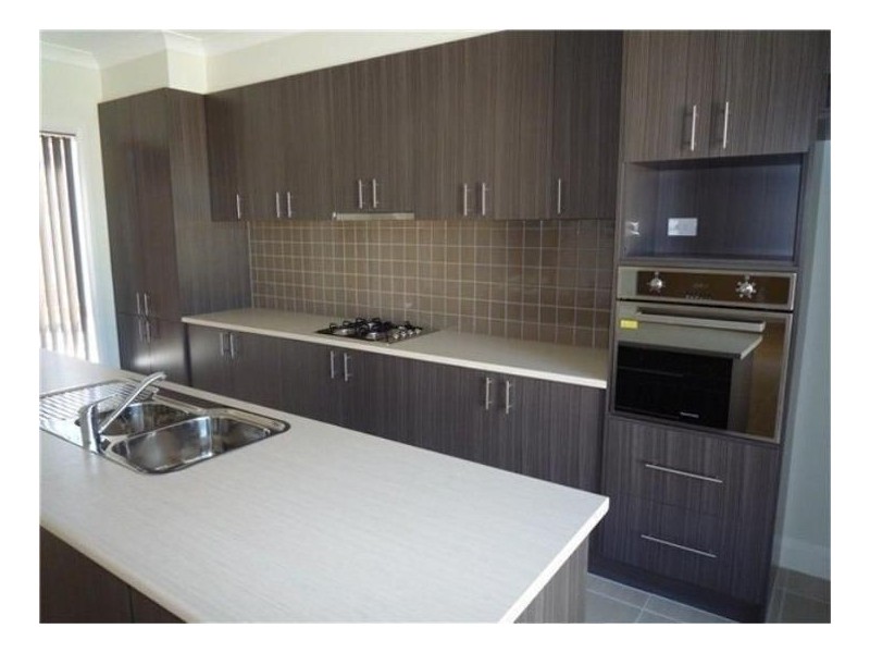 2/36 McBurnie Drive, Kurunjang VIC 3337