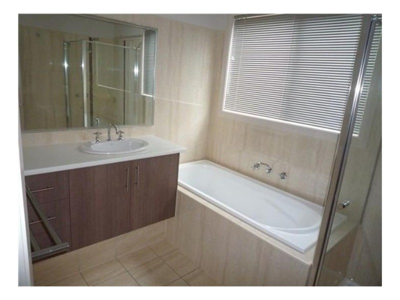 2/36 McBurnie Drive, Kurunjang VIC 3337