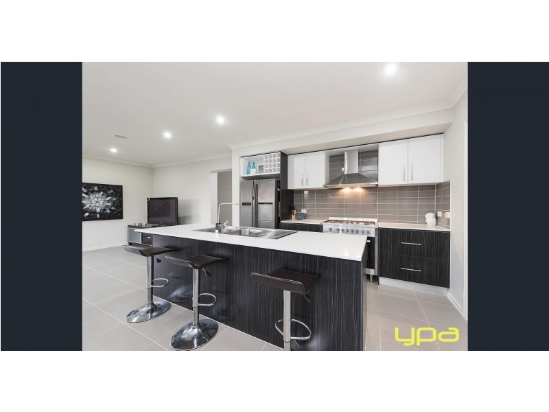 24 Finlay Avenue, Melton West VIC 3337