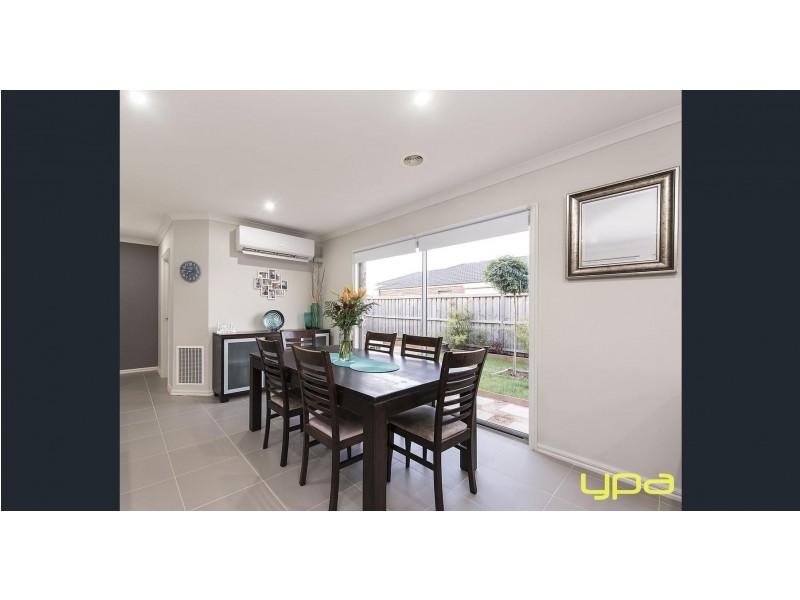 24 Finlay Avenue, Melton West VIC 3337