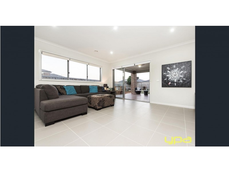 24 Finlay Avenue, Melton West VIC 3337