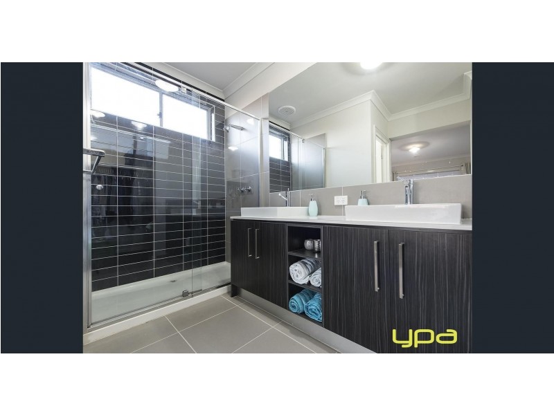 24 Finlay Avenue, Melton West VIC 3337