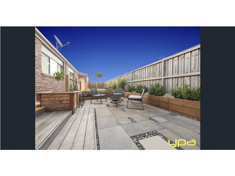 24 Finlay Avenue, Melton West VIC 3337