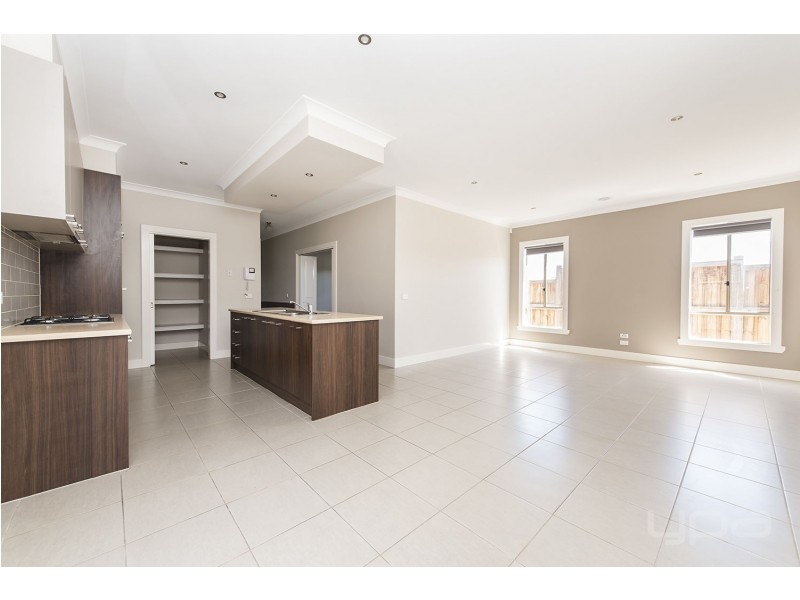 24 Acumin Street, Brookfield VIC 3338