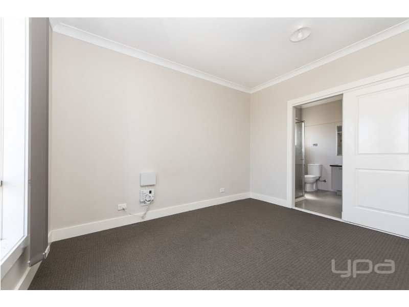 24 Acumin Street, Brookfield VIC 3338