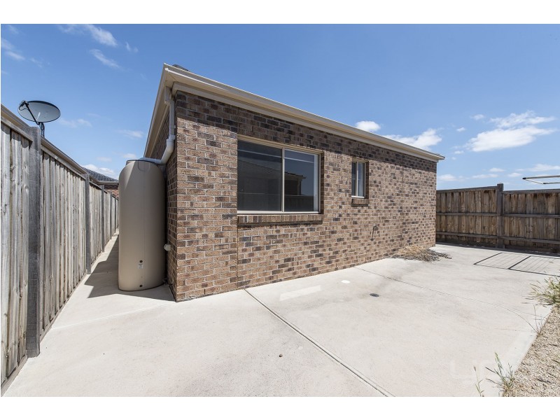 24 Acumin Street, Brookfield VIC 3338