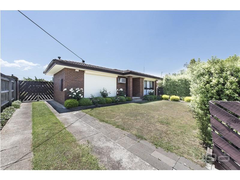 6 Grace Street, Melton South VIC 3338