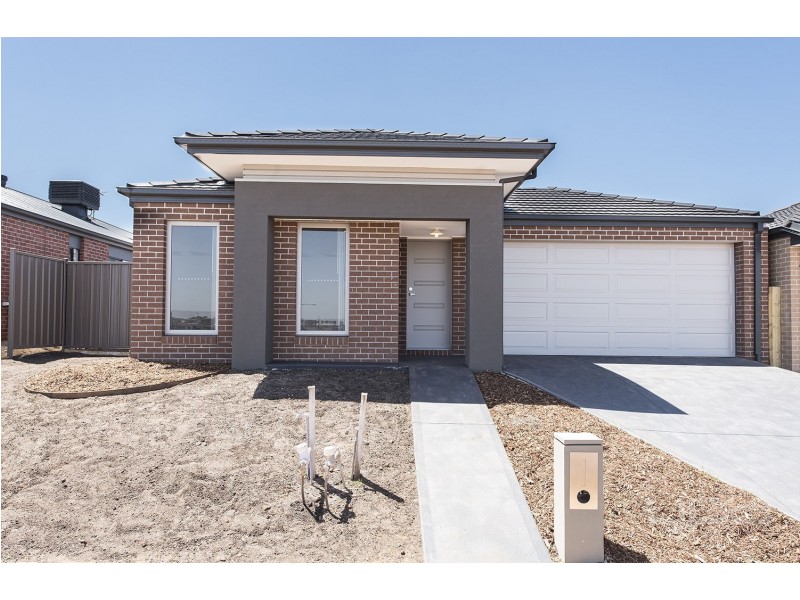 14 Duloe Rise, Melton South VIC 3338