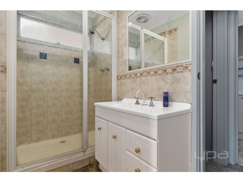 10 Murray Street, Melton South VIC 3338