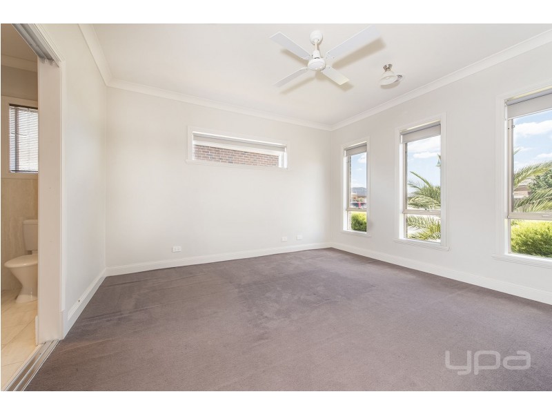 51 Gallery Avenue, Melton West VIC 3337