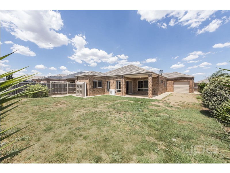 51 Gallery Avenue, Melton West VIC 3337