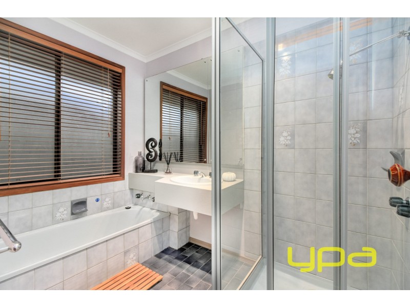 22 Nimmo Crescent, Kurunjang VIC 3337