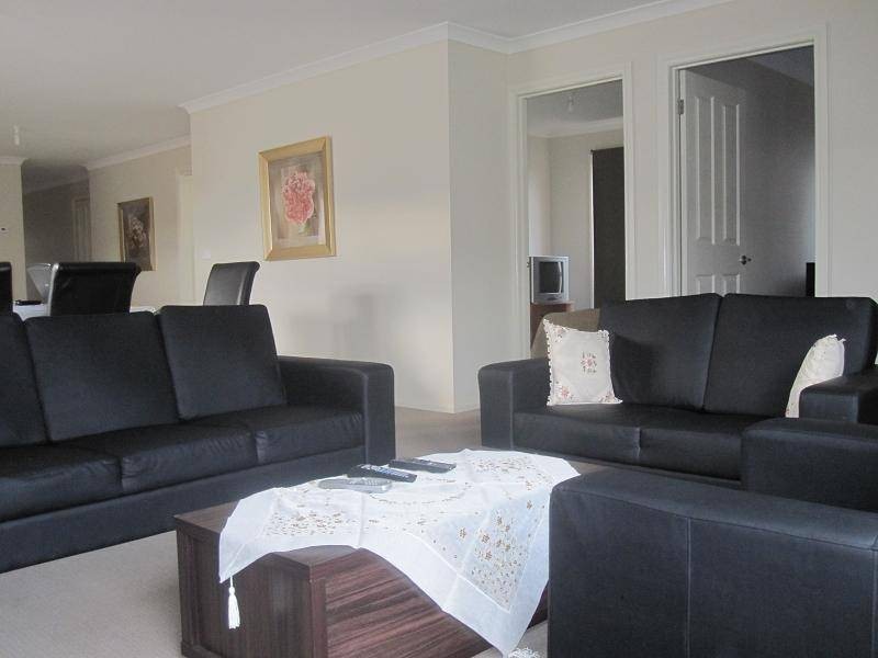 1/54 Lomandra Bowl, Melton West VIC 3337