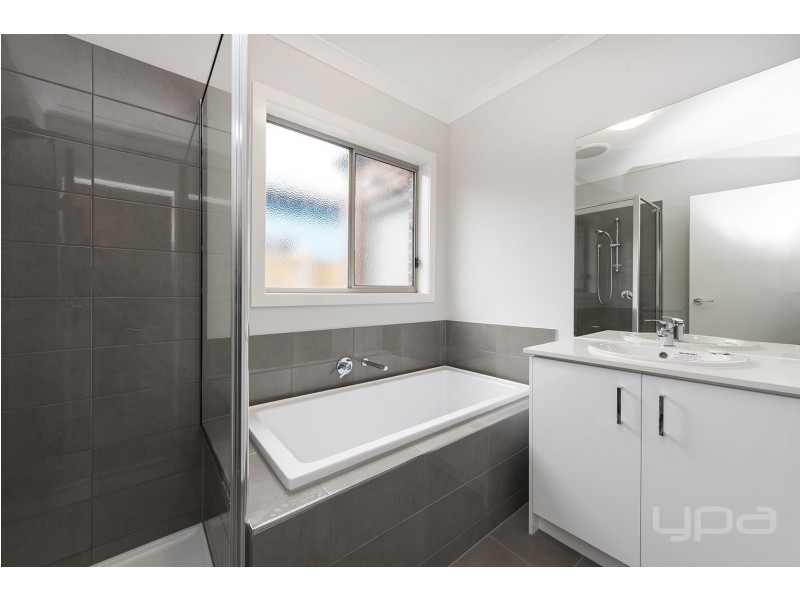 88 Claret Ash Boulevard, Melton West VIC 3337