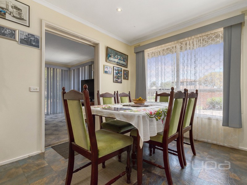 2 Chauvel Street, Melton South VIC 3338