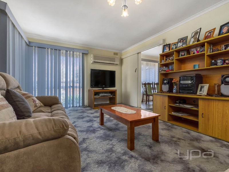 2 Chauvel Street, Melton South VIC 3338