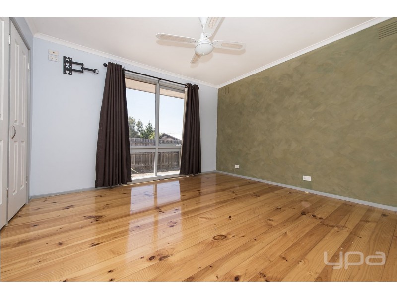 13 Hawkins Place, Melton VIC 3337