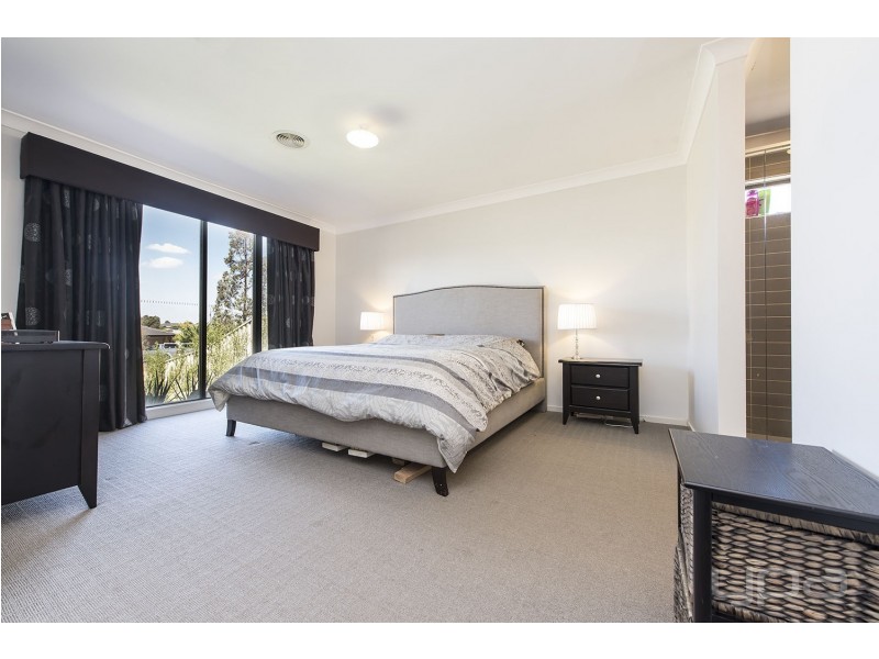 3 Buttercup Rise, Melton West VIC 3337