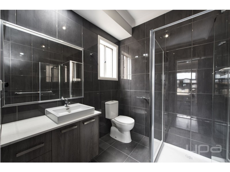 94 Claret Ash Boulevard, Melton West VIC 3337