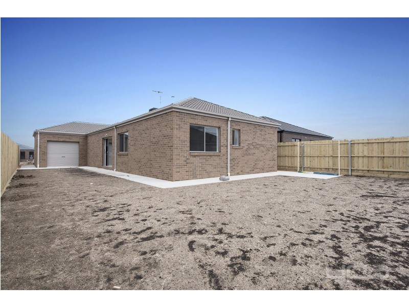 94 Claret Ash Boulevard, Melton West VIC 3337