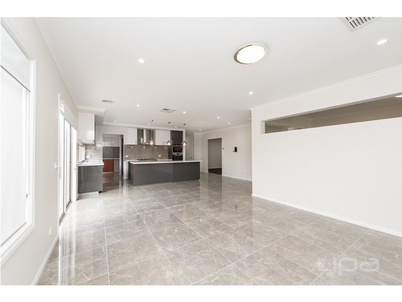 68 Claret Ash Boulevard, Melton West VIC 3337