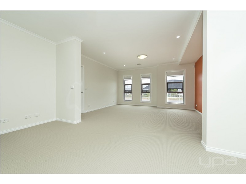 68 Claret Ash Boulevard, Melton West VIC 3337