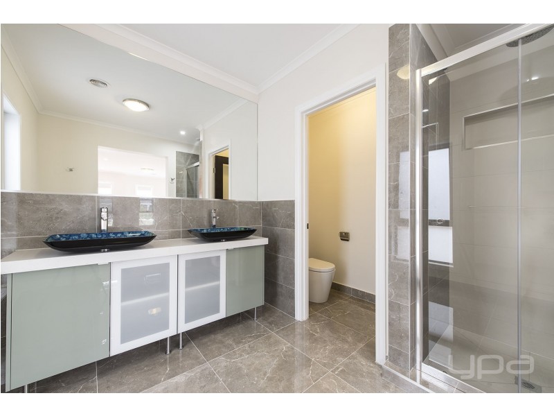 68 Claret Ash Boulevard, Melton West VIC 3337