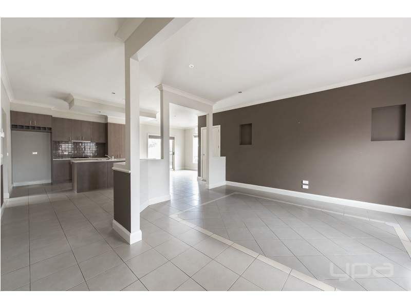 52 Gallery Avenue, Melton West VIC 3337