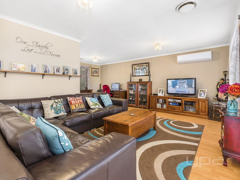 12 Moodie Street, Melton South VIC 3338