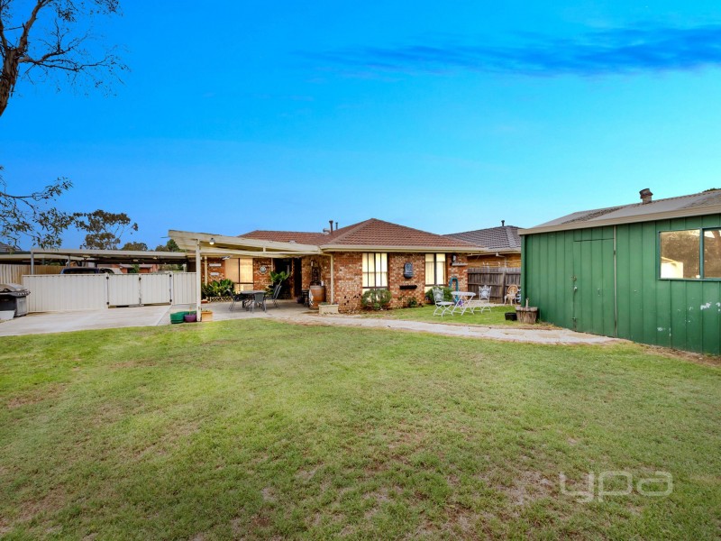 12 Moodie Street, Melton South VIC 3338