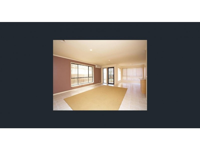 4 Rainsford Place, Melton West VIC 3337