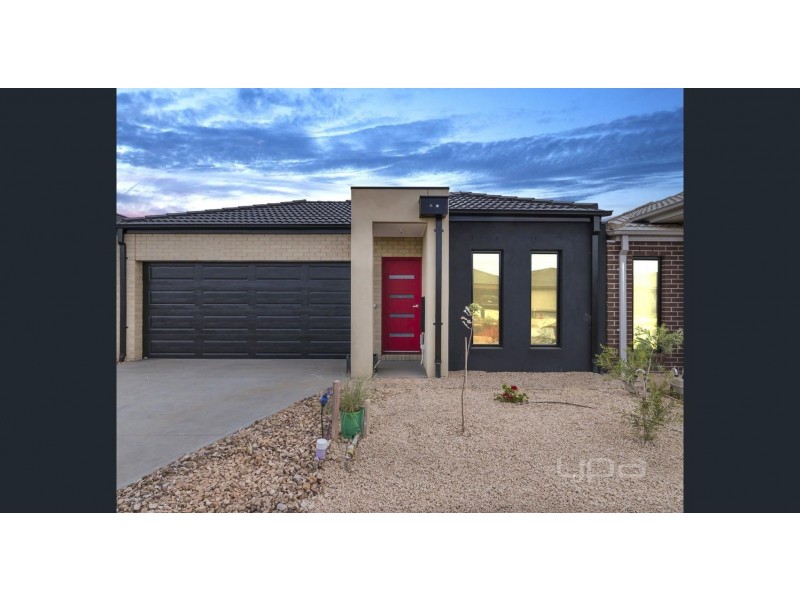 35 Norwood Avenue, Melton South VIC 3338