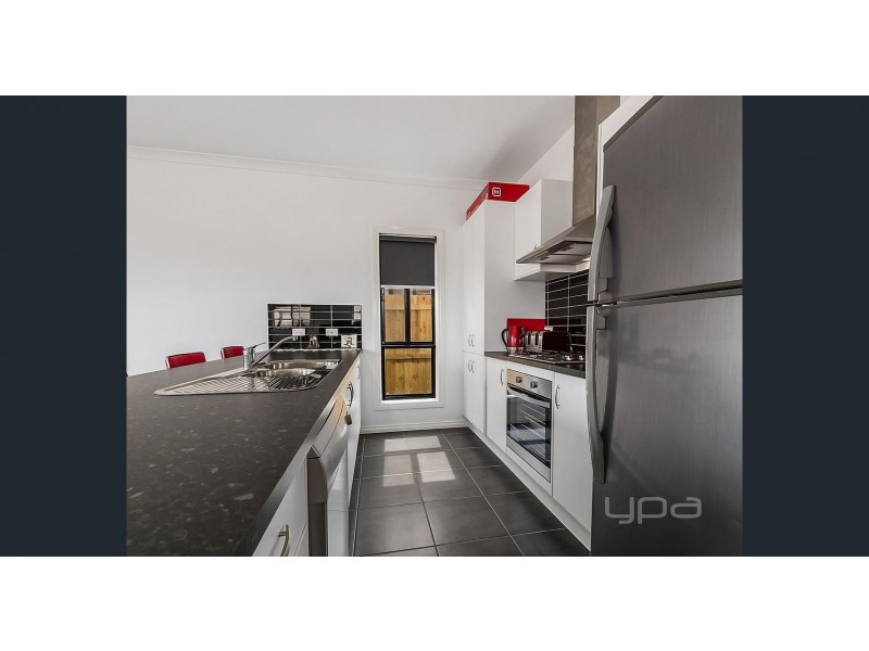 35 Norwood Avenue, Melton South VIC 3338