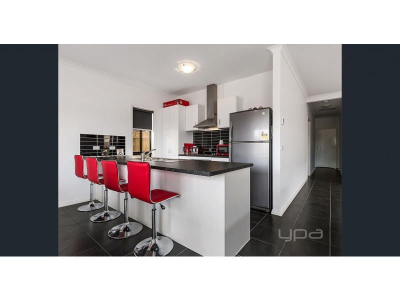 35 Norwood Avenue, Melton South VIC 3338