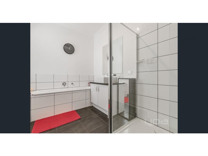 35 Norwood Avenue, Melton South VIC 3338