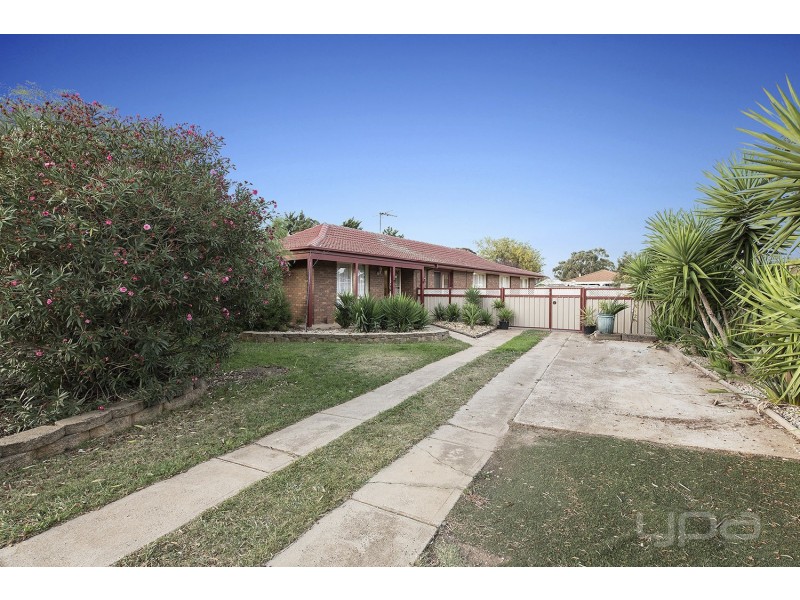 21 McKinnon Court, Melton West VIC 3337