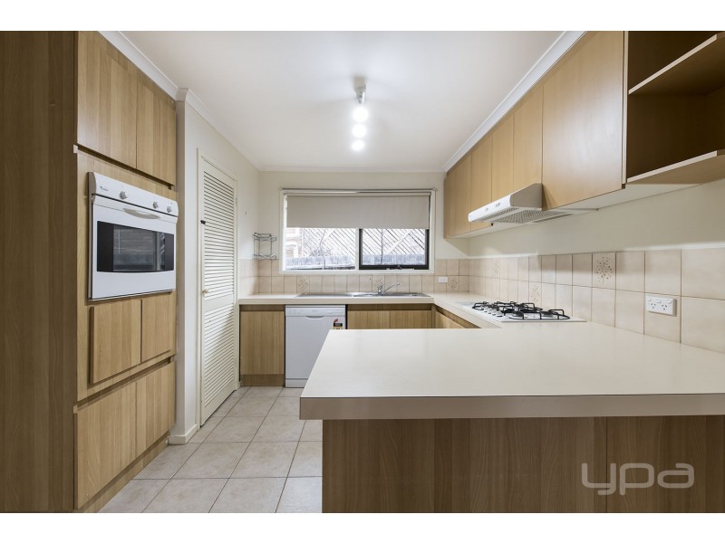 21 McKinnon Court, Melton West VIC 3337