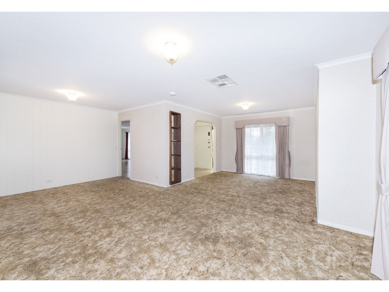 21 McKinnon Court, Melton West VIC 3337