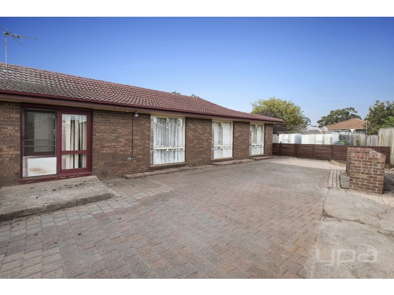 21 McKinnon Court, Melton West VIC 3337