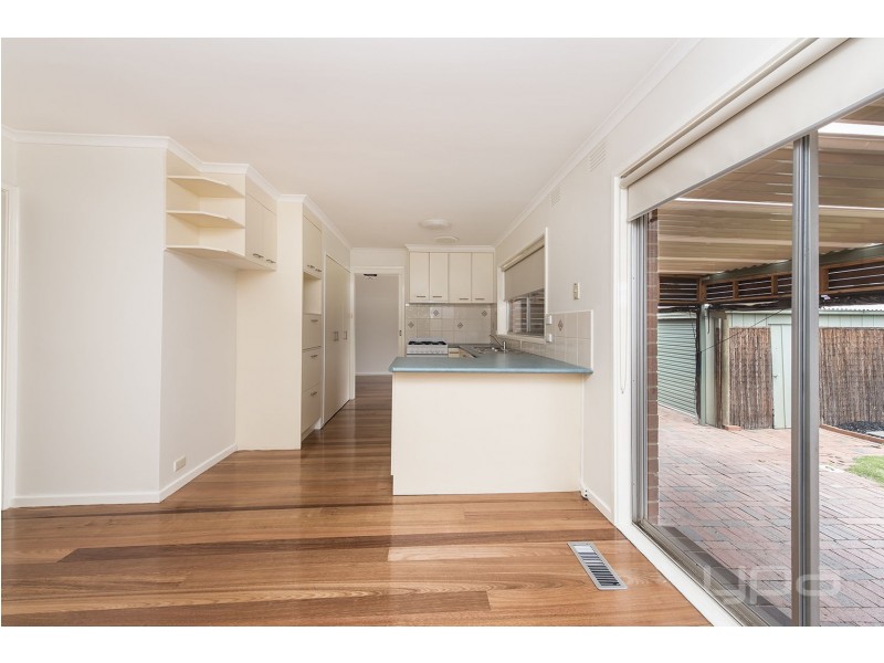 27 Yuille Street, Melton VIC 3337