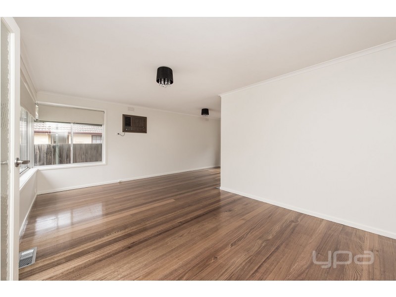 27 Yuille Street, Melton VIC 3337