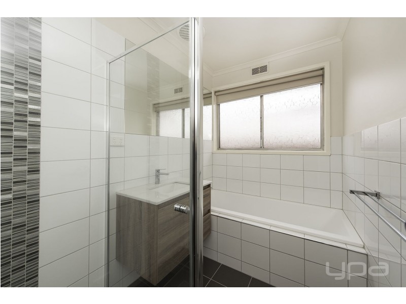 27 Yuille Street, Melton VIC 3337