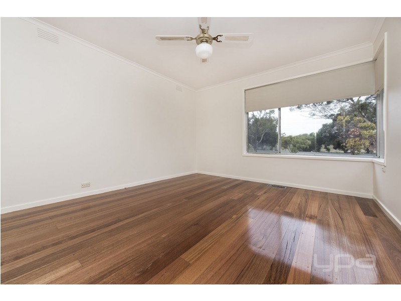 27 Yuille Street, Melton VIC 3337