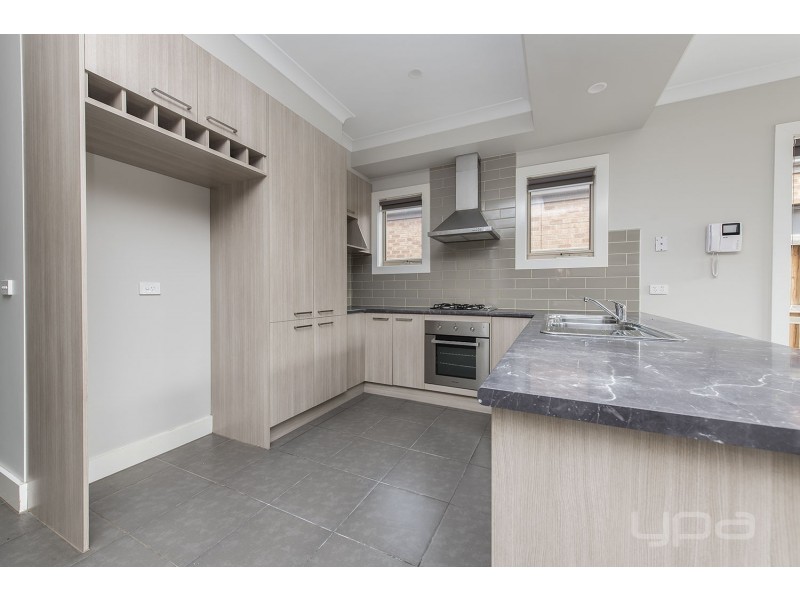 8 Acumin Street, Brookfield VIC 3338