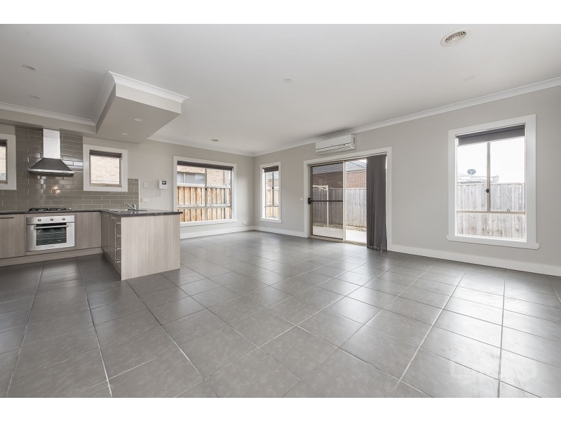 8 Acumin Street, Brookfield VIC 3338